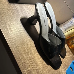 Klackskor i svart💓 - Säljer dessa klackskor som jag aldrig använt och bara ligger i garderoben💕 (pris går alltid att diskutera) 