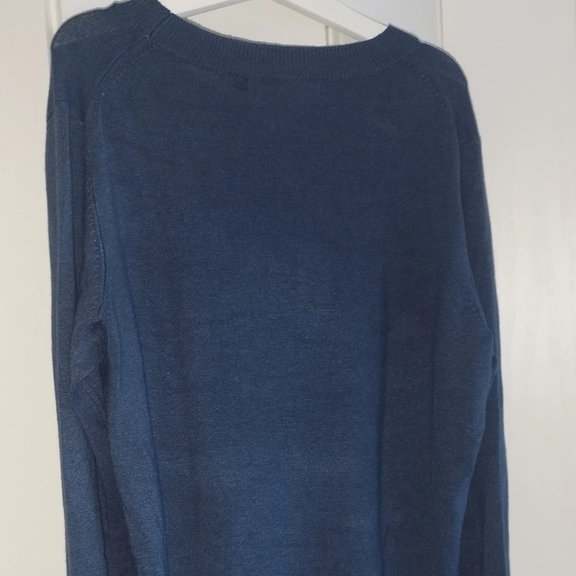 Blå tunn tröja - 90