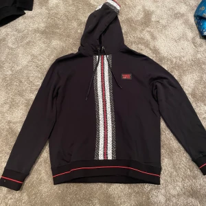 Burberry hoddie - Burberry hoddie monogram.