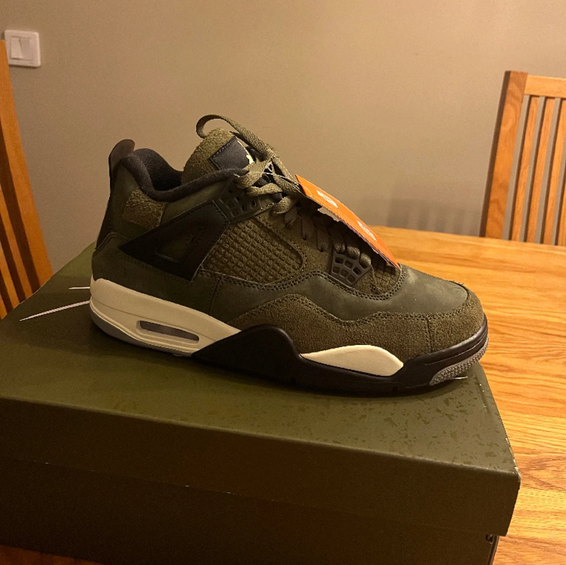 Jordan 4 olive 