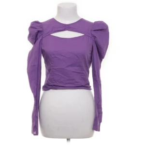 Croptop s - Snygg tröja med puffärmar från veromoda 