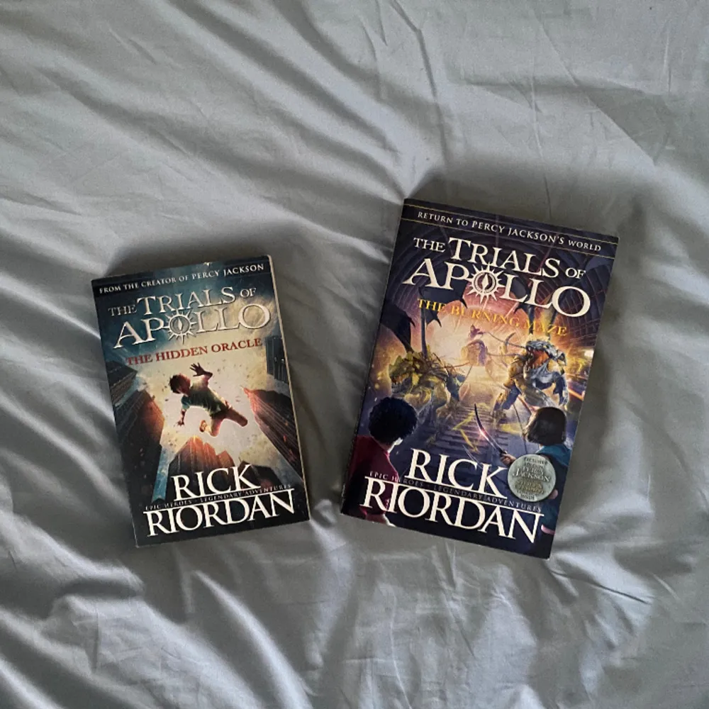 Två böcker ut Rick Riordans serie ”the trials of Apollo”. Defekter kan förekomma. 50 kr för en eller 75 för båda.. Övrigt.