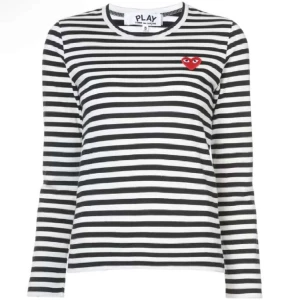 COMME DES GARÇONS - Köpt för 1200, kan inte ha pga för liten för mig. 