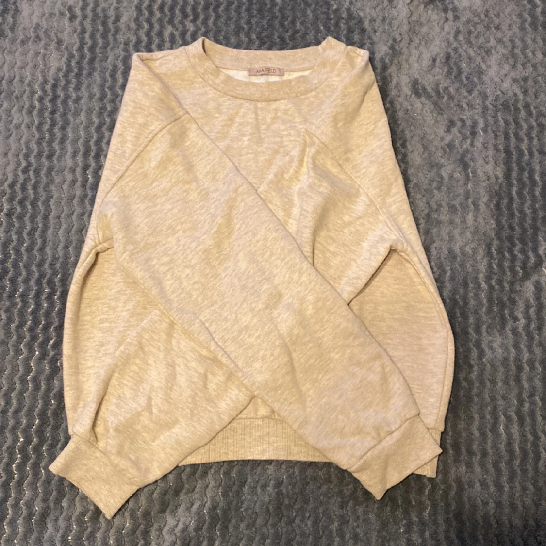 Beige sweatshirt 