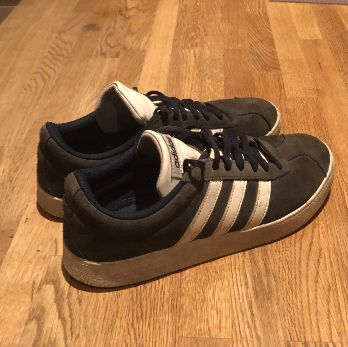 Adidas skor