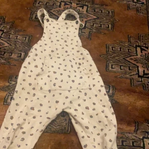 byxor  - Fina barn byxor skick 7/10