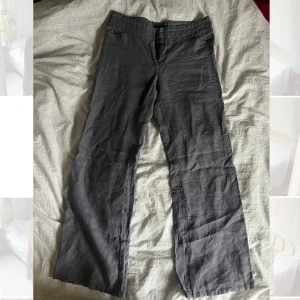 Byxor - Byxor som är i linnematerial! De är blå/grå!❤️