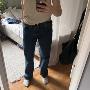 Levis 501 - Blåa Levis 501! Inte använda alls mycket så de är i jättebra skick!🙌