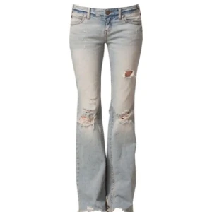 SÖKER - Söker free people jeans, hittar inte de nån stans, hör av dig ifall du säljer eller vet nån som säljer