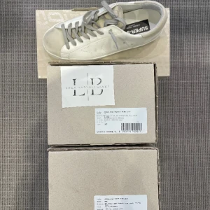 Golden Goose - Golden Goose Super-Star Classic : Black Leather : 43 Blue Leather : 43*2-42 Grey Leather : 42-43*2 Grey Suede : 42 Brown Suede : 43 White Green : 43  Price Suede : 260€/each Price Leather :  250€/each