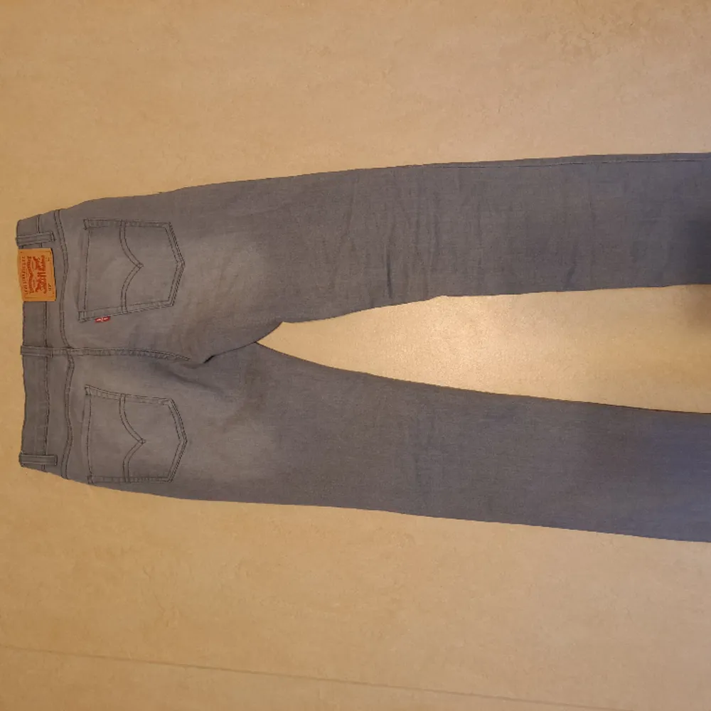 Levis 510 jeans i nyskick endast använda ett par gånger. Jeans & Byxor.