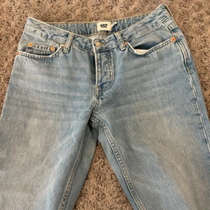 Lager 157 - Säljer dessa lågmidjade jätte snygga jeansen från Lager 157 i modellen ”Ikon”. Har varit ett par gamla favoriter men används tyvärr inte längre! 😇