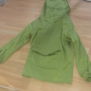 Grodhoodie - Säljer denna hoodien, pga lite användning! <3