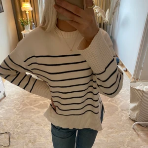 Tröja - Superfin randig tröja från Zara💕Storlek S. Köparen står för frakt. 