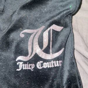 Juicy  - Säljer för 250kr säljde förut för 500kr men ingen vill köpa så säljer denna För 250 kan också göra för 200kr