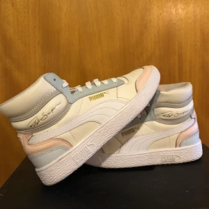 Puma sneakers  - I princip helt nya Använda 1gång  23cm 