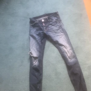 Dsquared2 Denim blå - Storlek 36. 10/10 skick har aldrig använts.