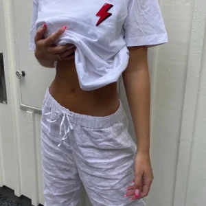 linnebyxor - Linnebyxor från hm i fint skick 🧸🤍