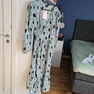 Omelett kläning - Ny kläning aldrig andvänd.