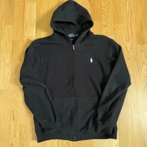 Svart Polo Ralph Lauren zip up hoodie i svart - Storlek M men passar S