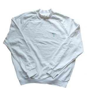 Y2K Boxy JUNKYARD Sweatshirt - Asfet boxy fit sweater från JUNKYARD, i nyskick från vad jag kan se! Passar L enligt mig, men kan passa alla storlekar oversized. DMa såklart gärna för frågor 🤝Skicka gärna offers! 