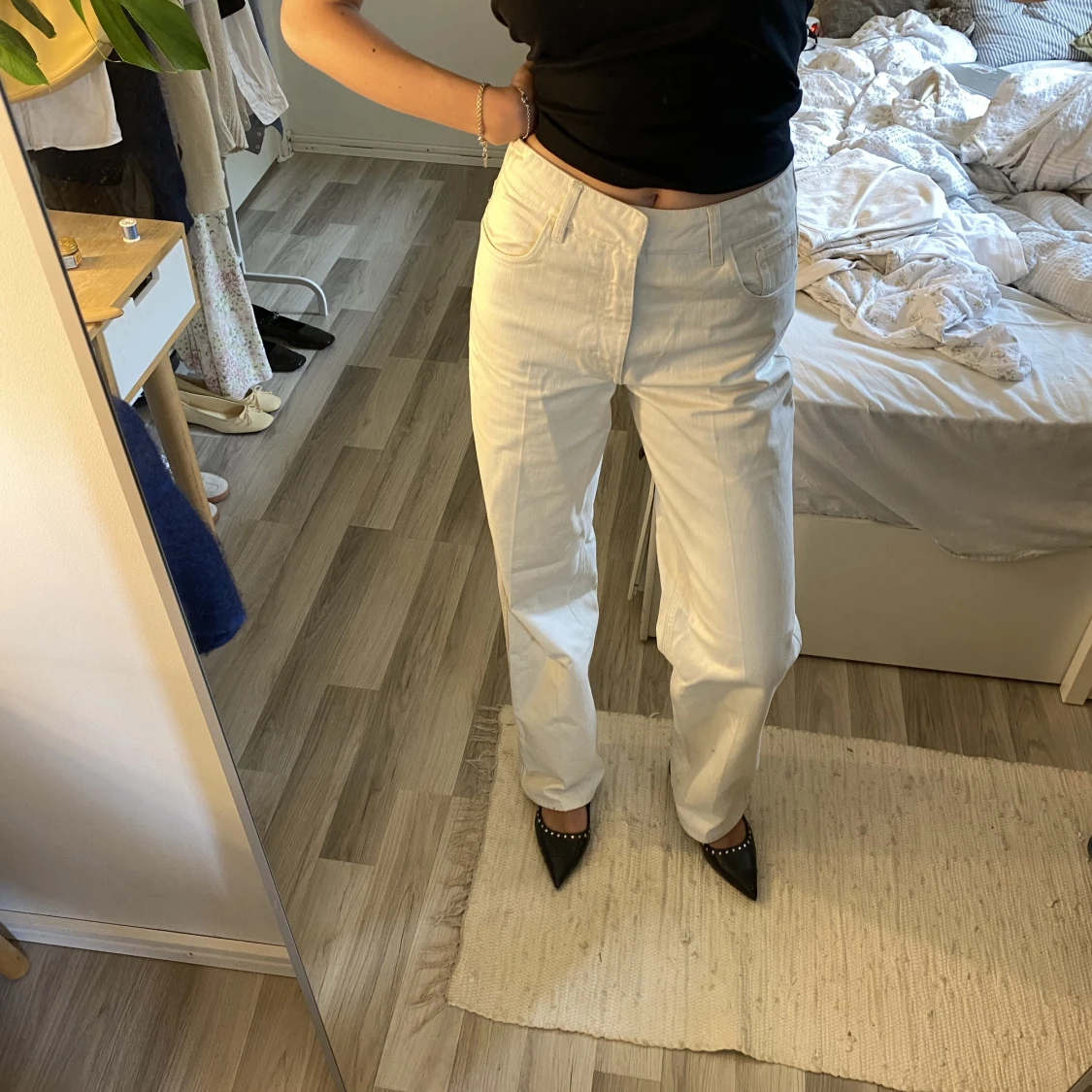 Oanvända vita jeans/byxor - 59