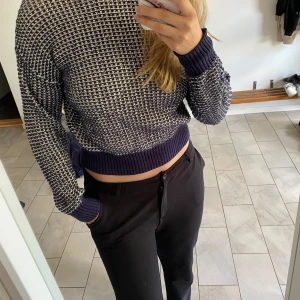 Unik stickad tröja🫐🌀 - Cool stickad tröja i fint skick från Crocker i stl XXS men passar även XS/S😄