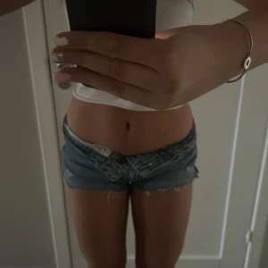 Jeans shorts🫶🏽🫶🏽 - Köpte de här på plick men tyvärr inte min stil 😊🫶🏽