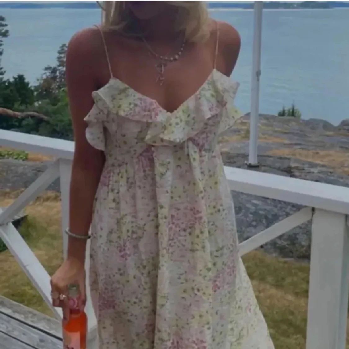 H&M blommig långklänning