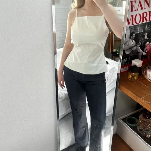 Zara linne, öppen rygg - Vitt linne från zara med öppen rygg. Storlek S. Oanvänd. 