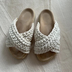 Inuikii - Tofflor från inuikii (slipper woven), storlek 39, använda en vecka på semester förra sommaren, fint skick!  Nypris: 2299kr, kvitto/bevis finns