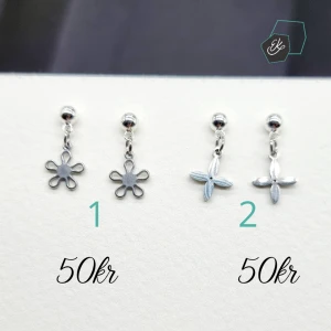 Handgjorda örhängen  - Handgjorda örhängen●Följ :@ekjewelryofficial🤲 ● 💎Material- 100% rostfritt stål ●Örhängeskrokar -Silver 925. Nickel fri. Längd -2cm. Vattentåliga, ändrar inte färgen! Köp för 1st-30kr eller 50kr/paret
