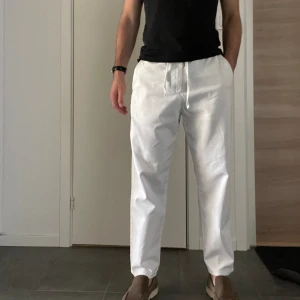 Linnebyxa  - Linnebyxa från Selected Homme storlek S