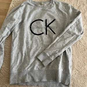 Calvin Klein tröja  - Tröja ifrån Calvin Klein, inga defekter 