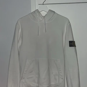 Stone island hoodie - Bra skick