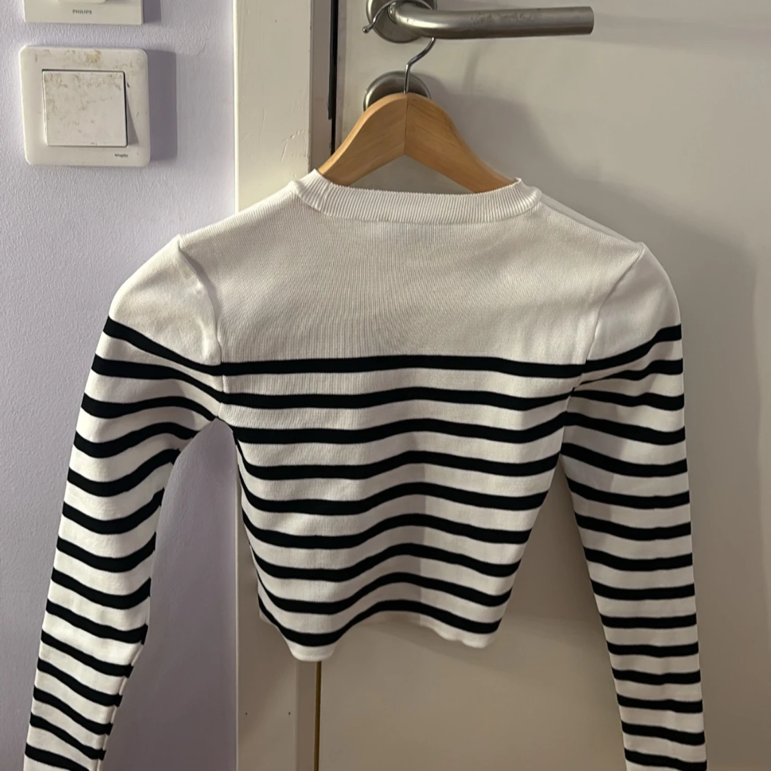 En randig långärmad tröja - 90