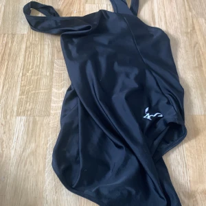 Baddräkt  - Baddräkt i stolek 46 säljer pga andvänder aldrig🫶