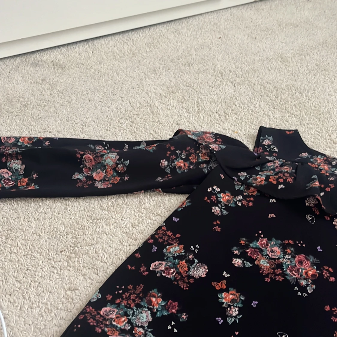 Vacker blus men blommor  - 90