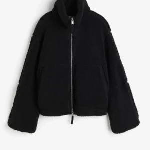 Teddy jacka h&m - Slutsåld teddy jacka från hm i bra skick perfekt nu till våren (gratis frakt fram till 12 feb)