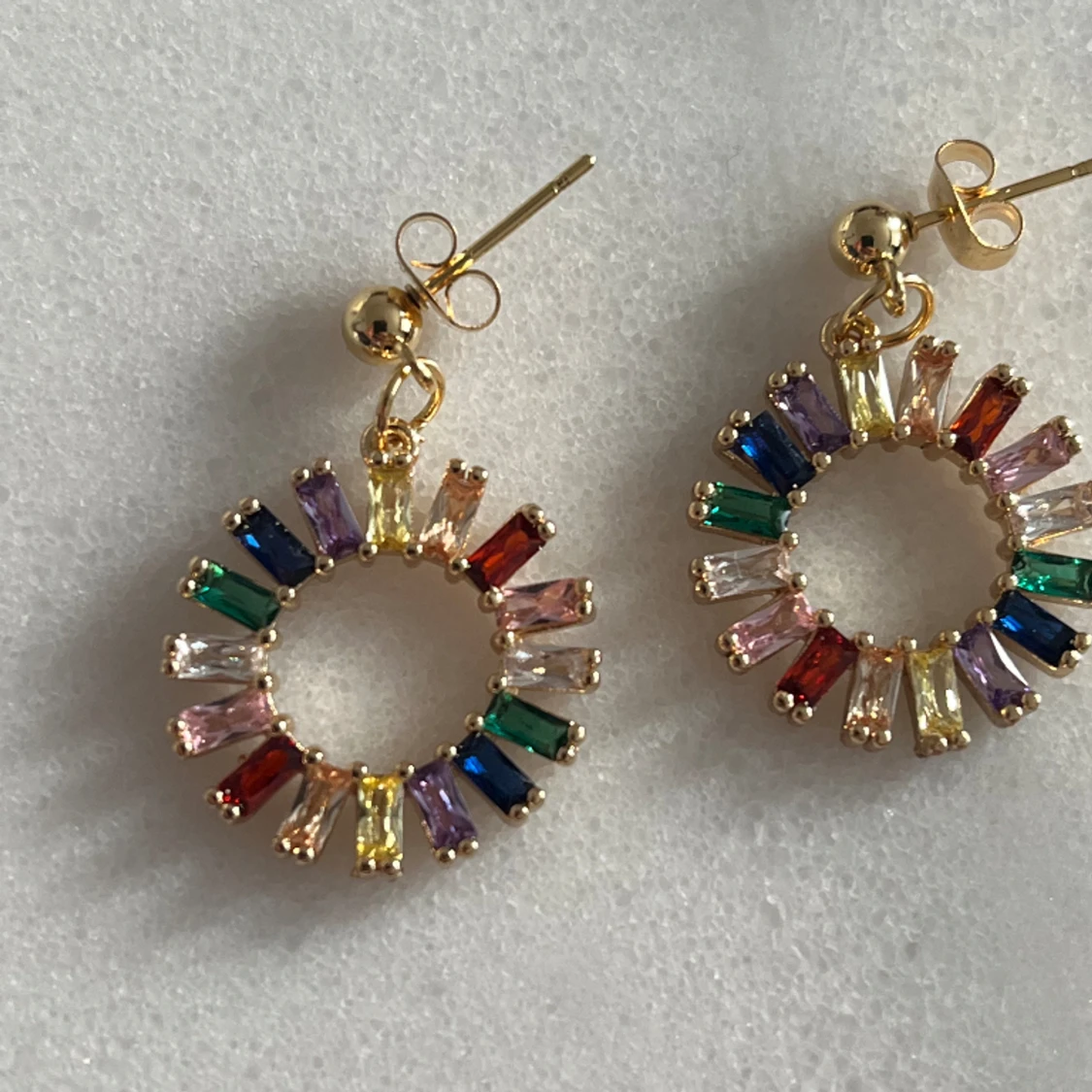 Örhängen med Strass i flera färger  - 91