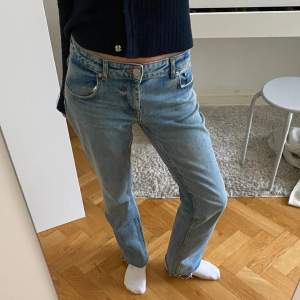 Snygga jeans från zara, jag är 170 som referens (tryck gärna på köp nu) 