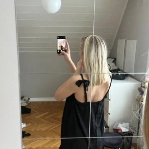 Sommarklänning! - Nästan oanvänd och jättefin!!