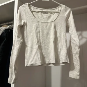 Tröja - Vit basic tröja