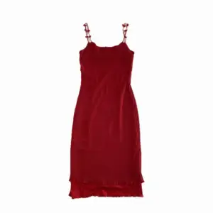 En röd klänning ifrån Jacqueline de young i storlek XS med små rosor på axelbanden. Köpt på secondhand men aldrig använt själv, I nyskick och bra kvalitet⭐️⭐️