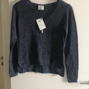 Jättefin tröja  - Oanvänd med prislapp 