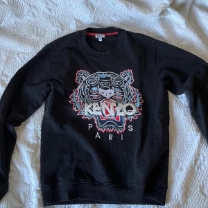 Kenzo tröja - Bra skick, för liten för mig