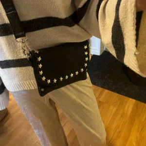 Snygg väska - Knappt använd