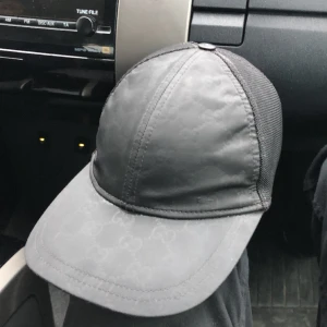 Gucci keps - Säljer min gucci keps kan mötas i sthlm