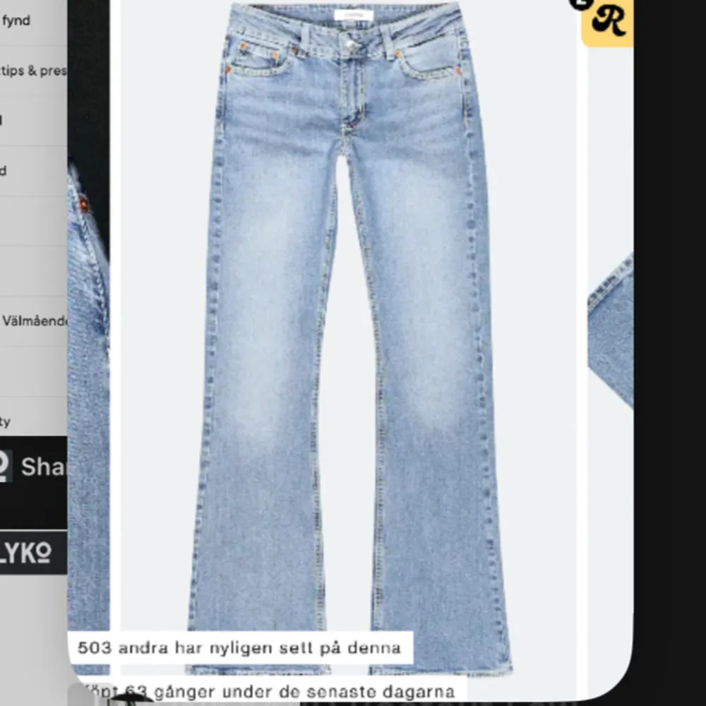 Jättefina jeans från junkyard i storlek M, dom är i jättefina skick och har endast defekter längst ner vid fötterna. . Jeans & Byxor.