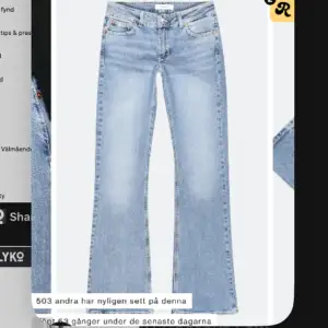 Jättefina jeans från junkyard i storlek M, dom är i jättefina skick och har endast defekter längst ner vid fötterna. 